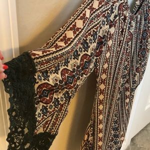 Really pretty elastic neckline for off-shoulders